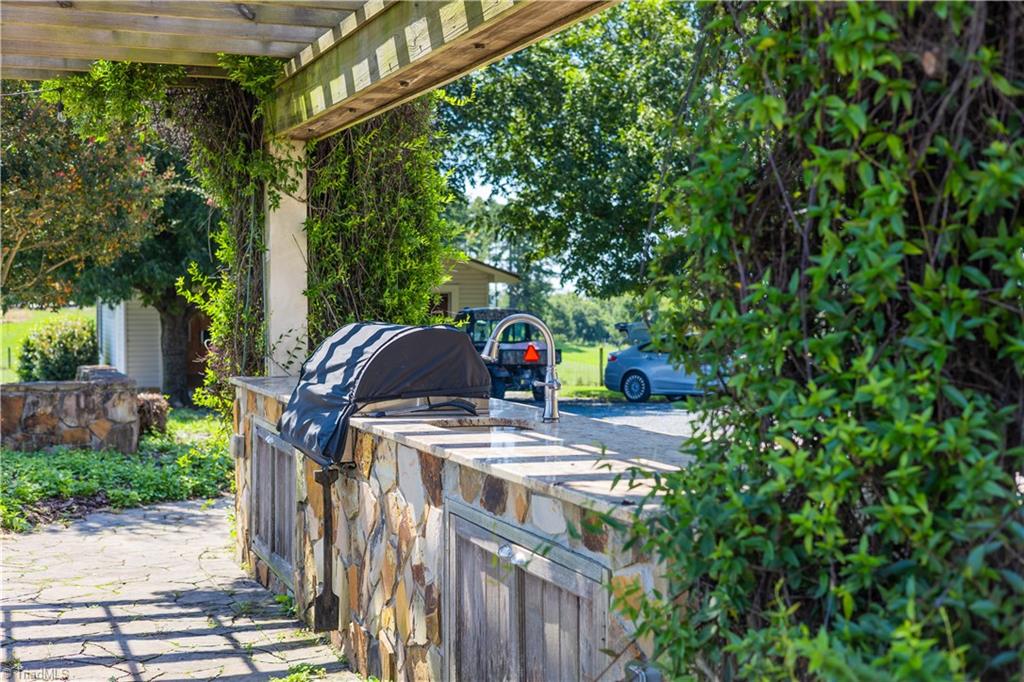 6350 Roscoe Road Denton, NC 27239 - Photo 38 of 50 Outdoor grilling area