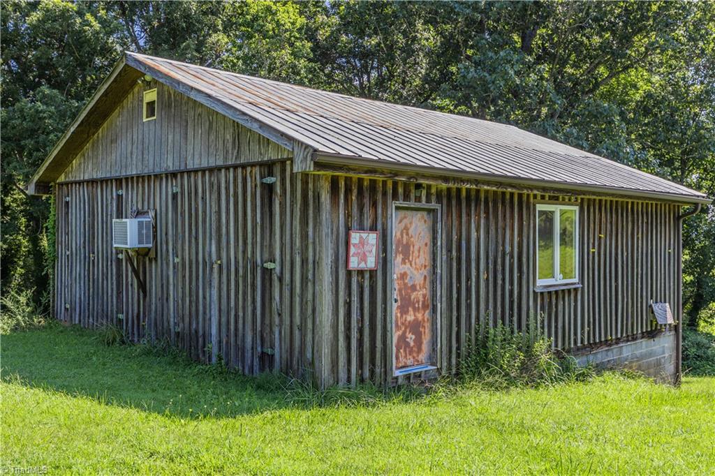 6350 Roscoe Road Denton, NC 27239 - Photo 40 of 50 Heated and cooled 900sq ft workshop