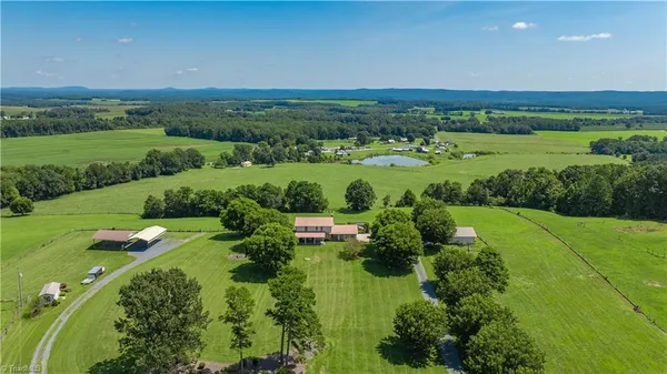 $899,983 | 6350 Roscoe Road, Denton, NC 27239