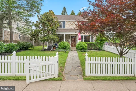 $890,000 | 4 Lowrys Lane, Bryn Mawr, PA 19010