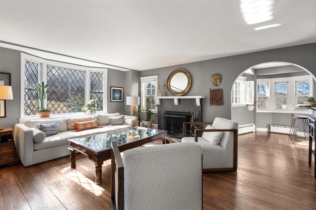 12 Wareland Road Wellesley, MA 02481 - Photo 3 of 31