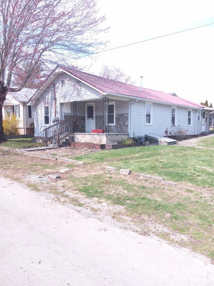 105 Deadrick Street Erwin, TN 37650 - Photo 1 of 6 Resized_20220306_122300