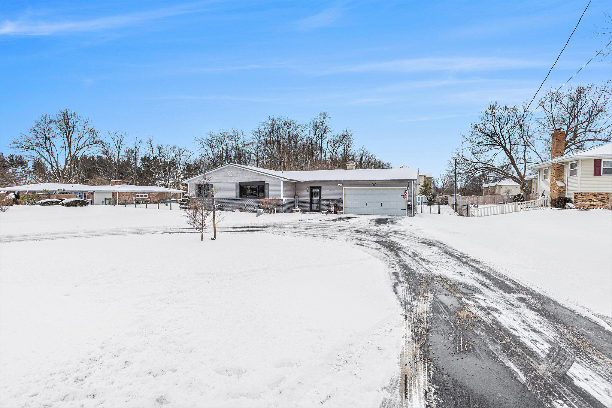 54781 Timothy Road New Carlisle, IN 46552 - Photo 2 of 16 2038x1359
