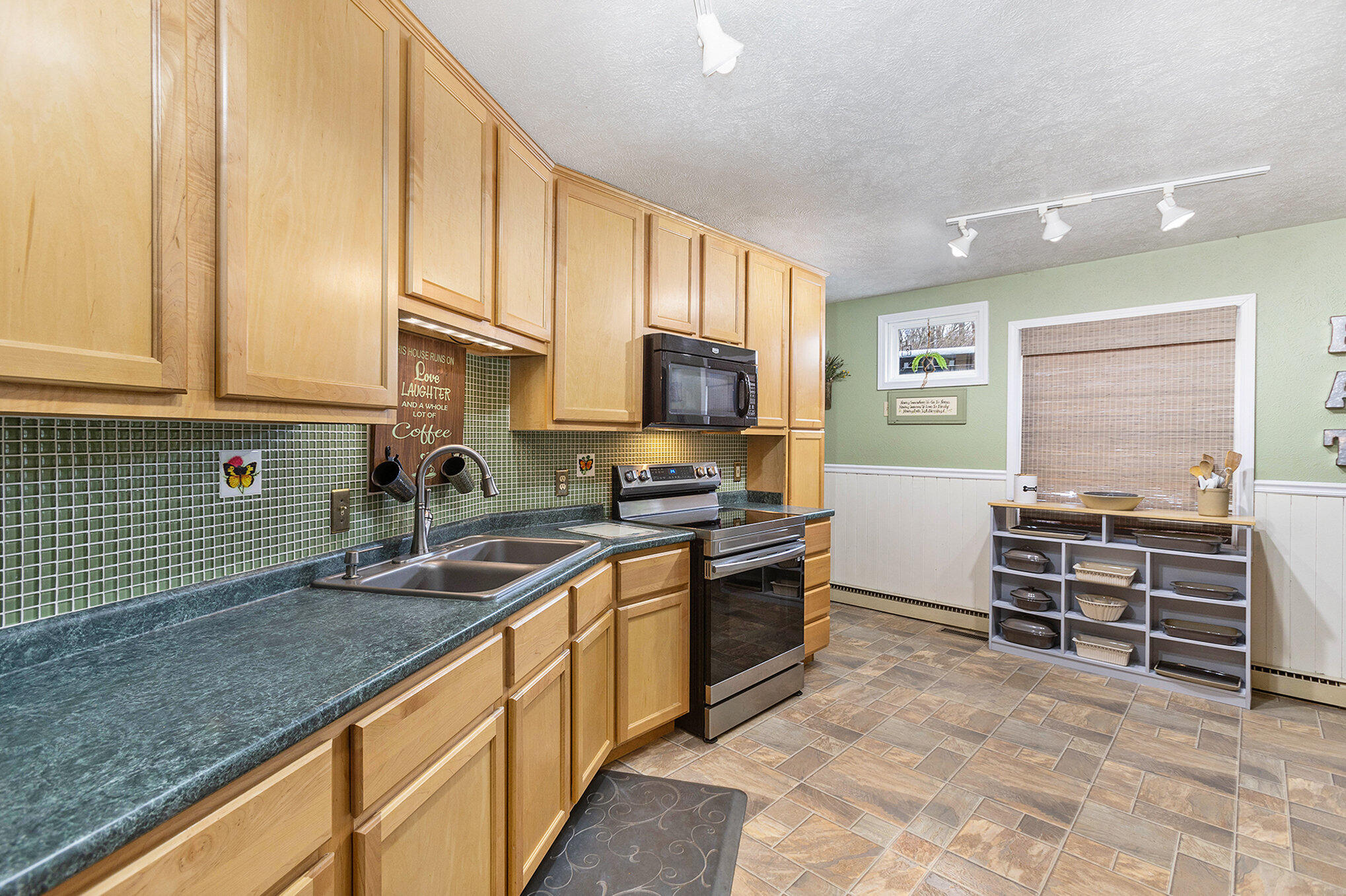 54781 Timothy Road New Carlisle, IN 46552 - Photo 4 of 16 2038x1357