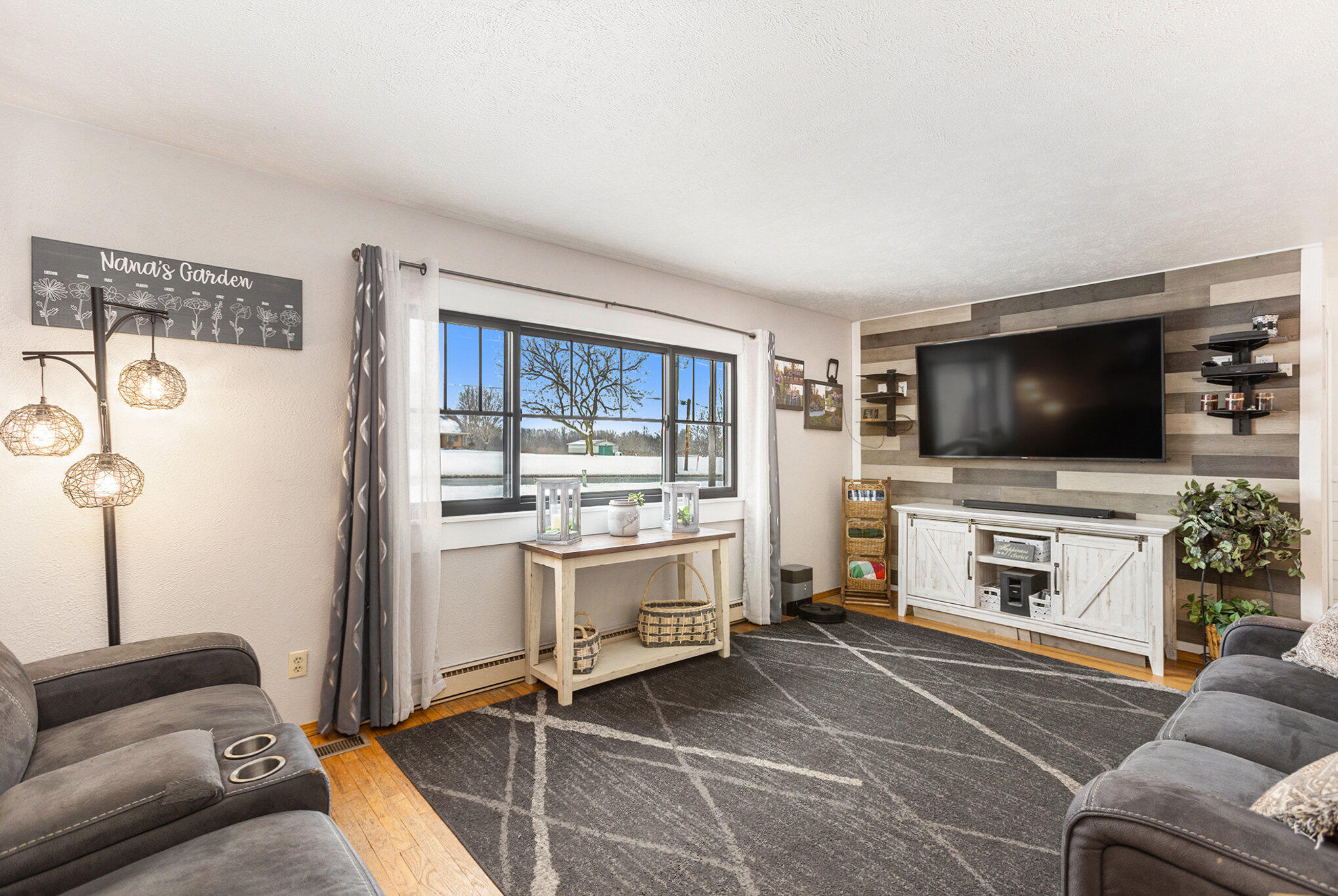 54781 Timothy Road New Carlisle, IN 46552 - Photo 7 of 16 2038x1365