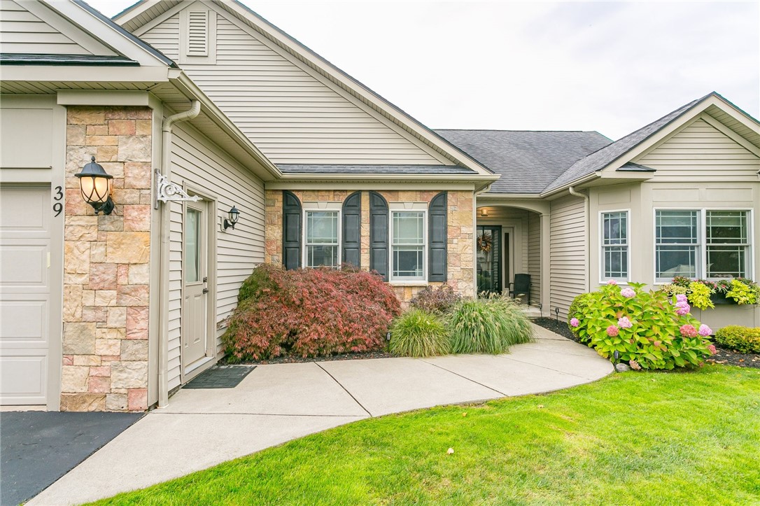 39 Captiva Crossing Perinton, NY 14450 - Photo 2 of 38