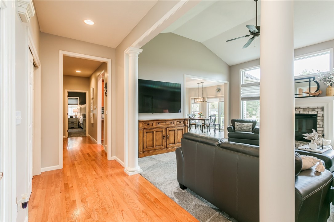 39 Captiva Crossing Perinton, NY 14450 - Photo 3 of 38