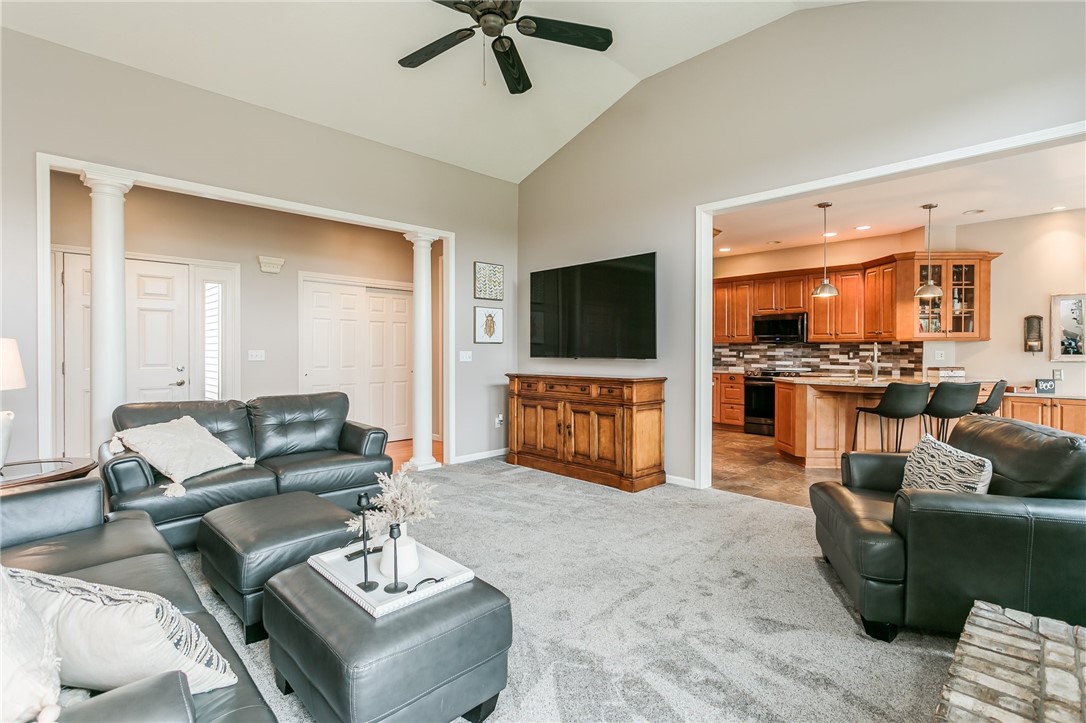 39 Captiva Crossing Perinton, NY 14450 - Photo 5 of 38