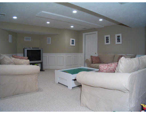 55 High Ridge Circle Franklin, MA 02038 - Photo 15 of 16 Gallery Image 15
