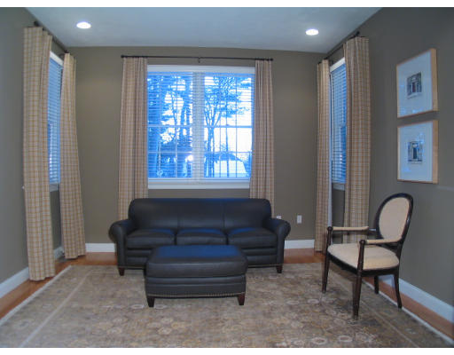 55 High Ridge Circle Franklin, MA 02038 - Photo 6 of 16 Gallery Image 6