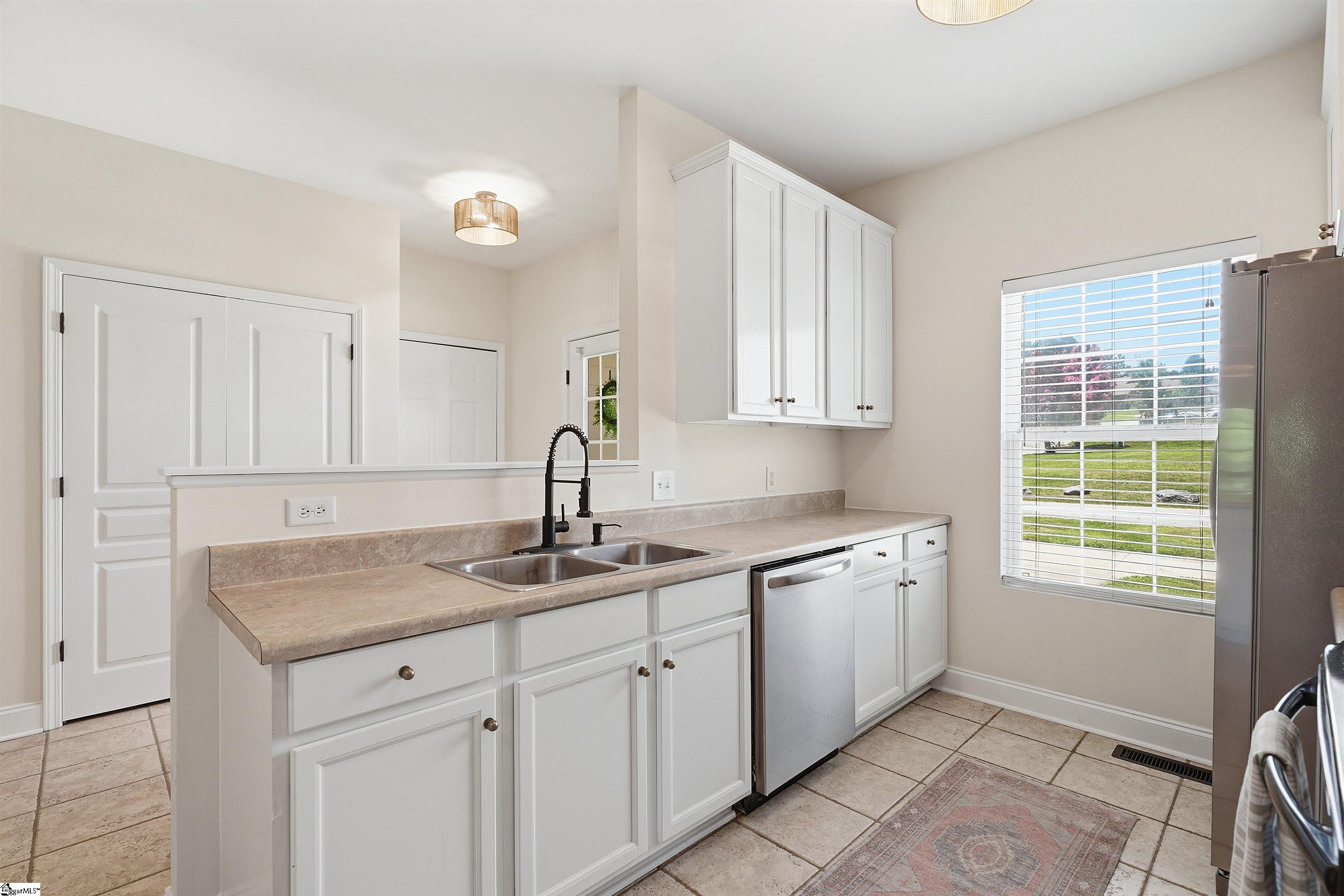 523 East Perkins Creek Road Seneca, SC 29678 - Photo 4 of 30 Gallery Image 4