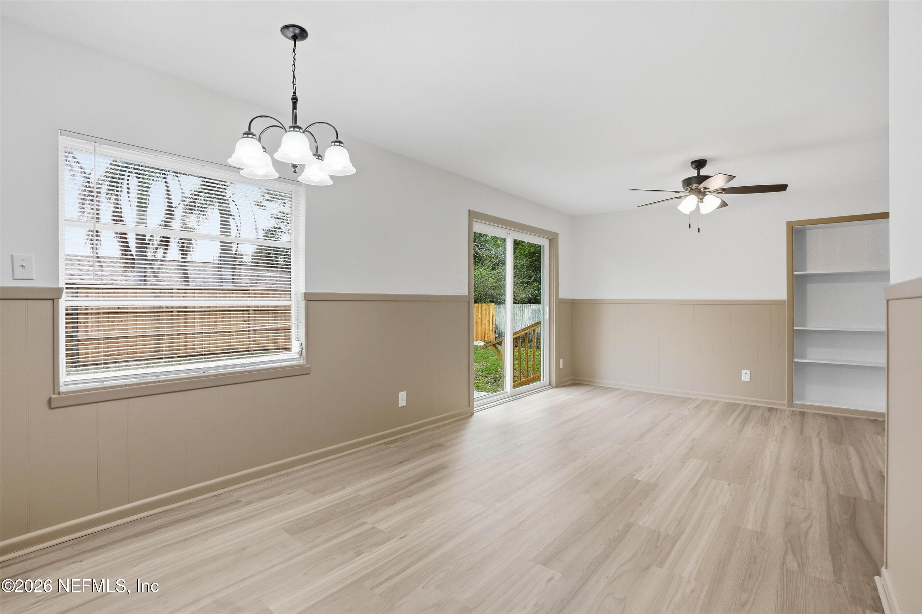8544 Sanchez Road Jacksonville, FL 32217 - Photo 15 of 31 Family Room and Eat In Kitchen