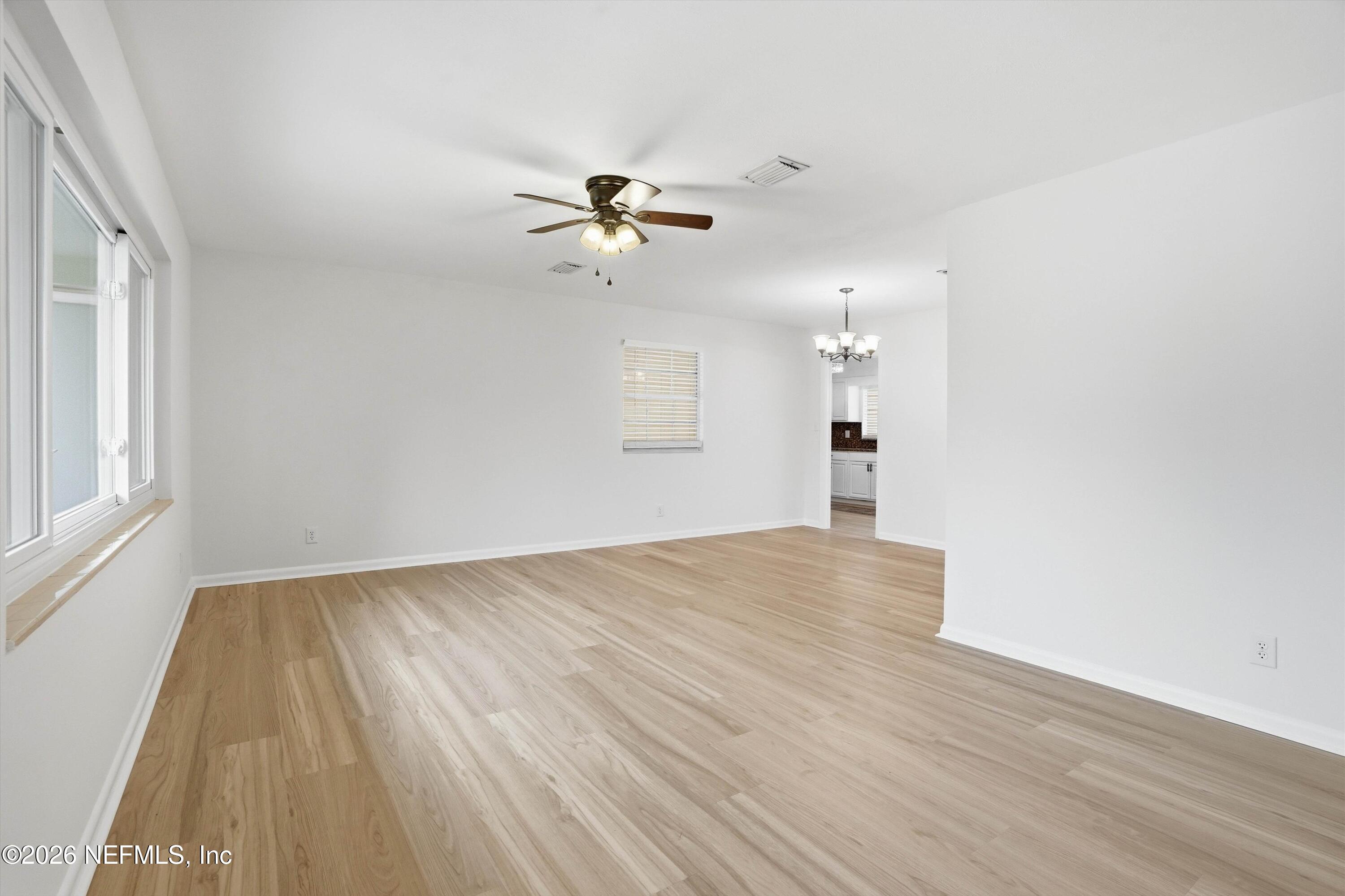 8544 Sanchez Road Jacksonville, FL 32217 - Photo 5 of 31 Living Room