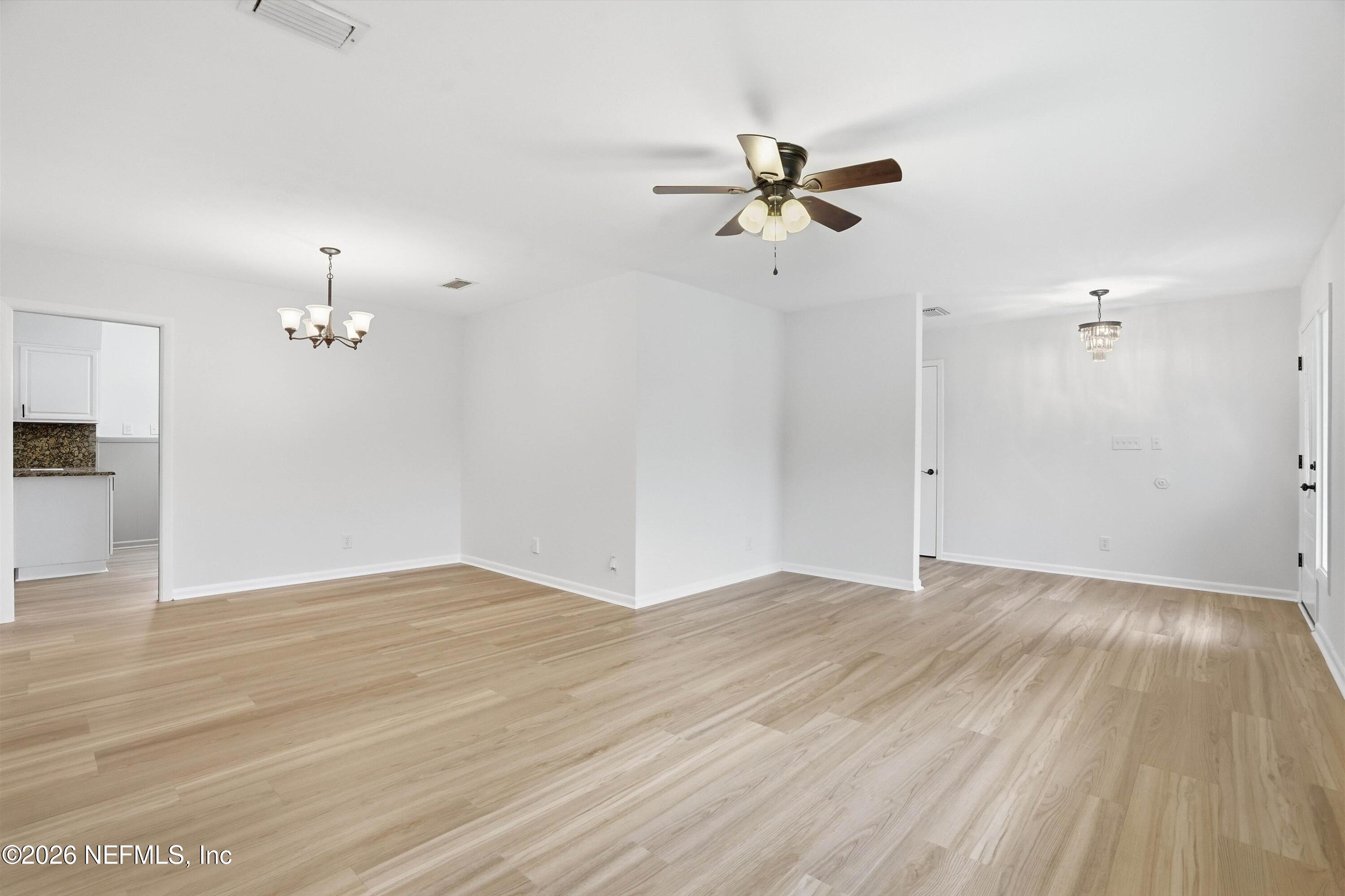 8544 Sanchez Road Jacksonville, FL 32217 - Photo 7 of 31 Living Room