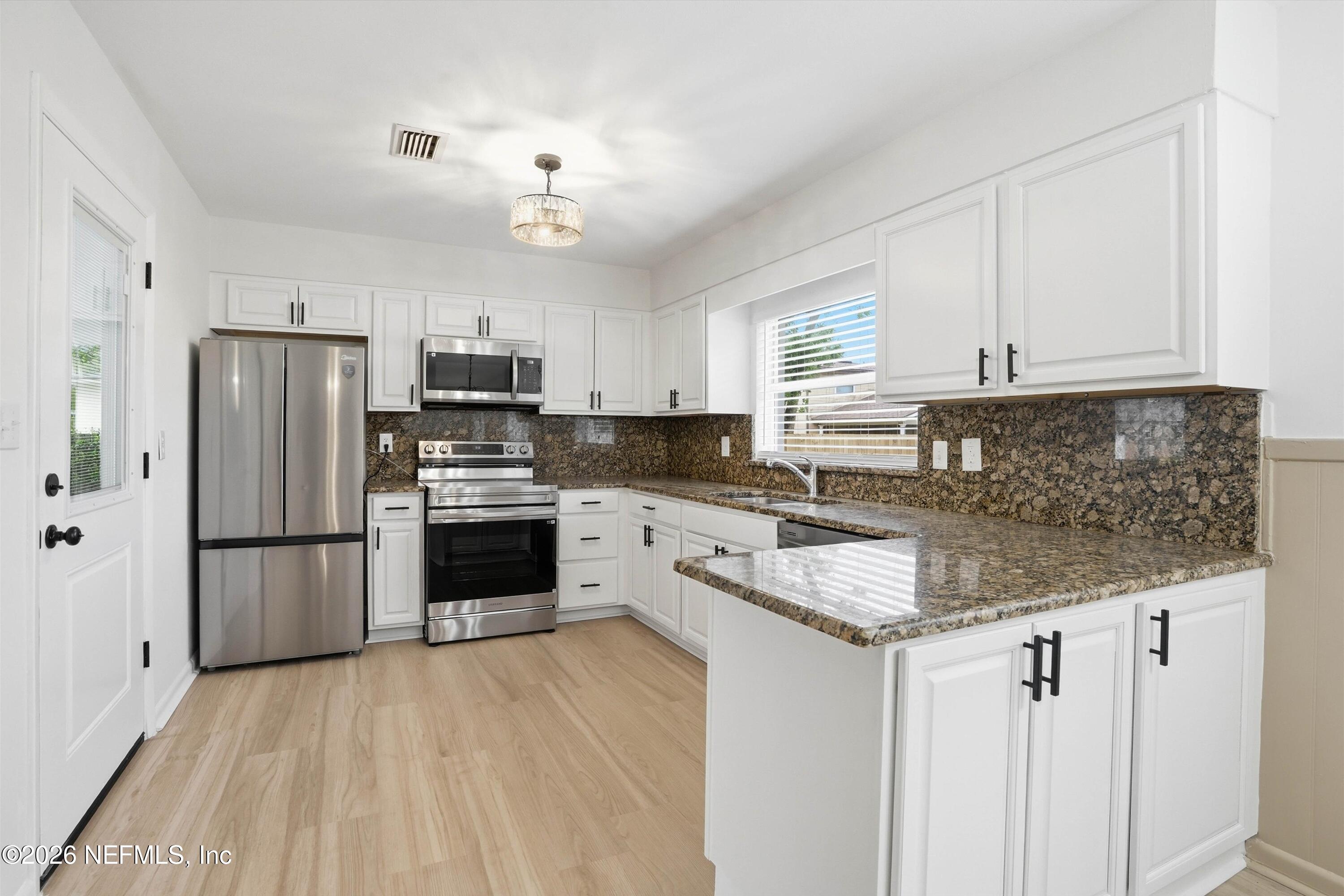 8544 Sanchez Road Jacksonville, FL 32217 - Photo 10 of 31 Kitchen