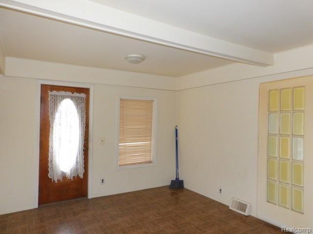 25528 Ecorse Road Taylor, MI 48180 - Photo 26 of 55 LIVING ROOM!