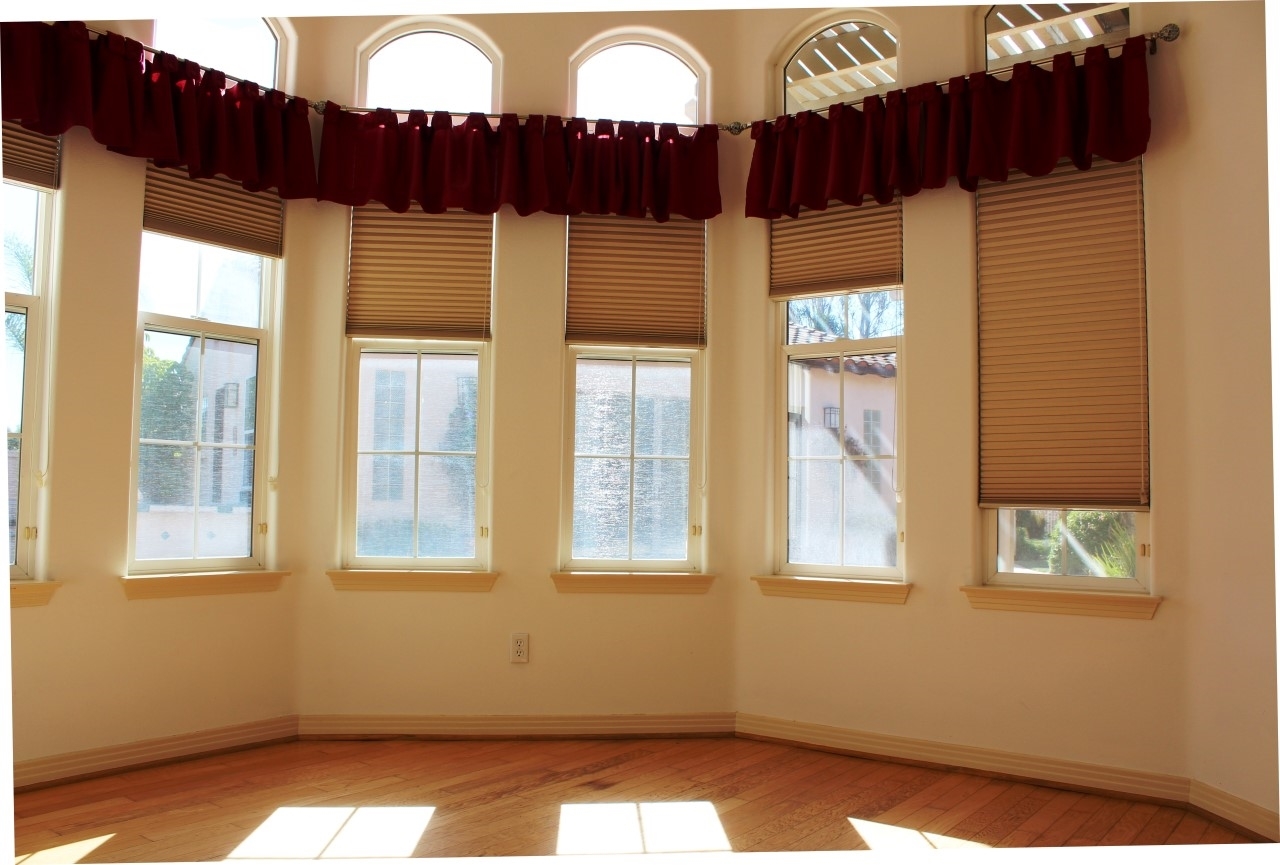 13635 Overland Pass Road Poway, CA 92064 - Photo 14 of 25 Sunny eat-in breakfast nook overlooking garden.