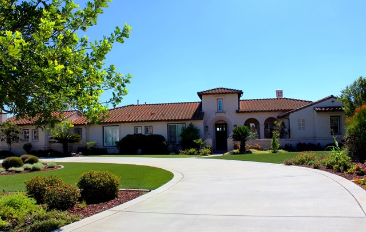 13635 Overland Pass Road Poway, CA 92064 - Photo 3 of 25 Circular driveway accommodates several vehicles.