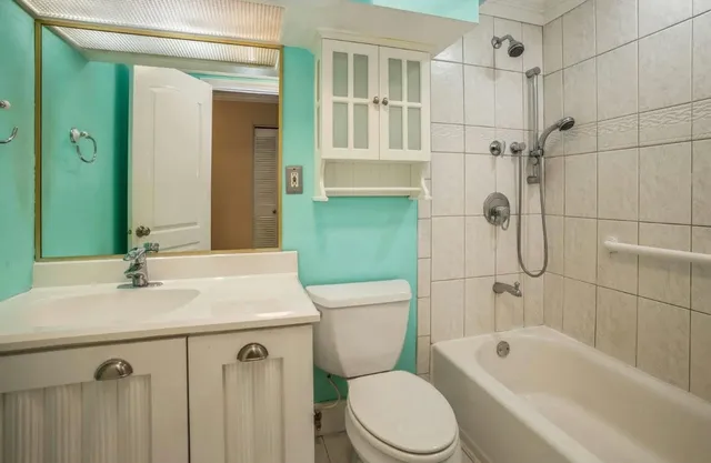 $2,700 | 923 Jeffery Court, Schaumburg, IL 60193