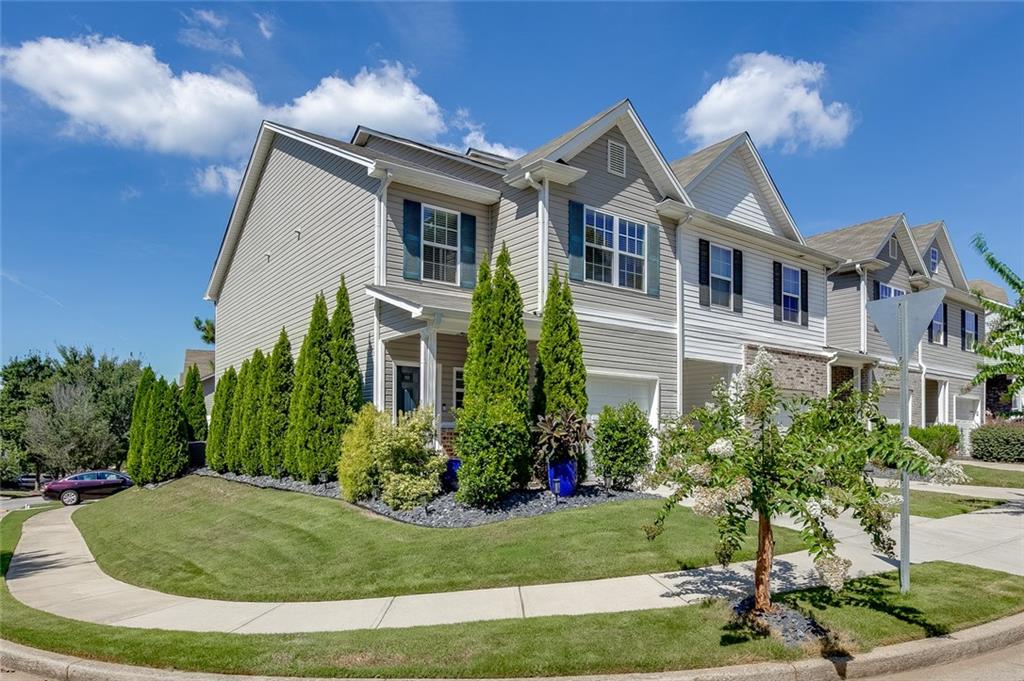 4694 Beacon Ridge Lane Flowery Branch, GA 30542 - Photo 3 of 35 Gallery Image 3