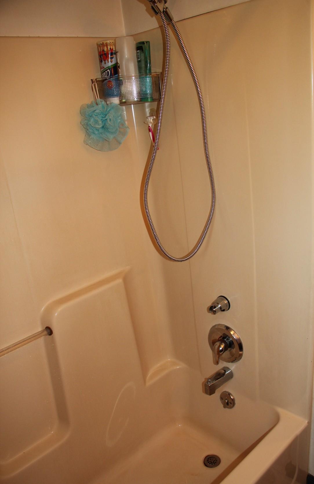 1918 Pico Road Buchanan, VA 24066 - Photo 22 of 29 Tub/ Shower Combo
