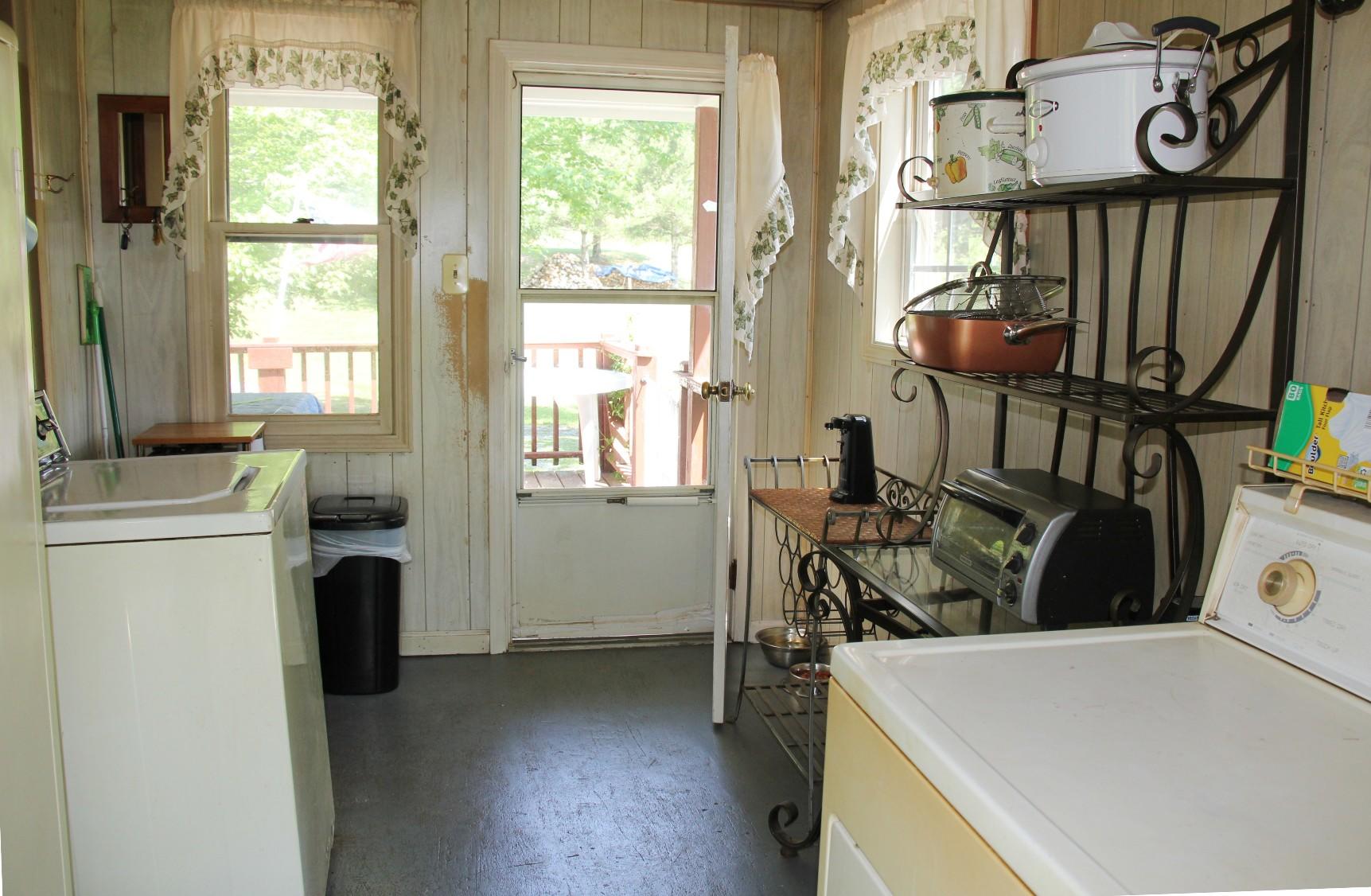 1918 Pico Road Buchanan, VA 24066 - Photo 27 of 29 Large Mud/Laundry Rm