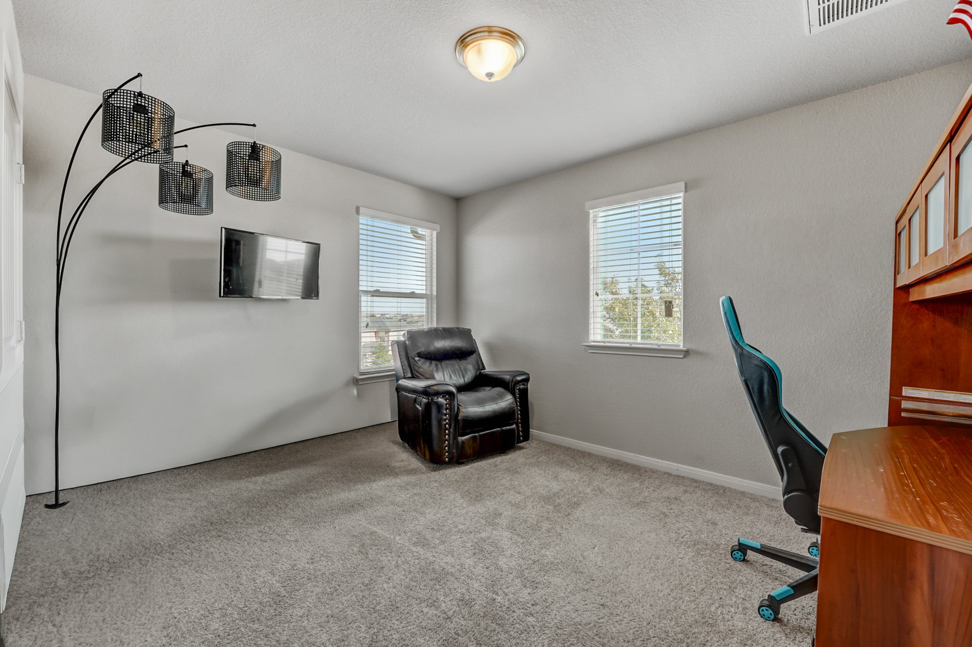 633 Donegal Lane Georgetown, TX 78626 - Photo 20 of 21 a living room with furniture