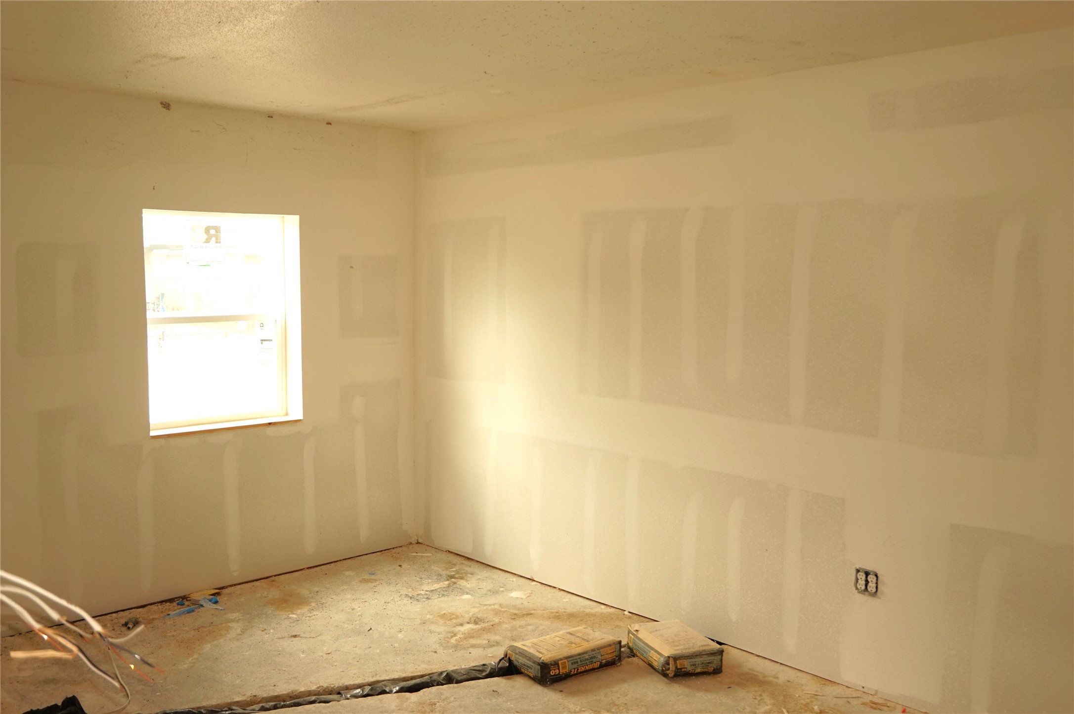 15902 Dunman Lane Houston, TX 77044 - Photo 14 of 28 a view of a livingroom with wooden floor