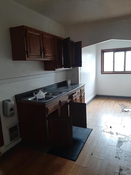321 Woodward Avenue McKees Rocks, PA 15136 - Photo 4 of 12 Gallery Image 4