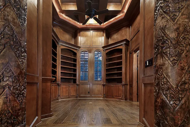 a view of an outdoor space