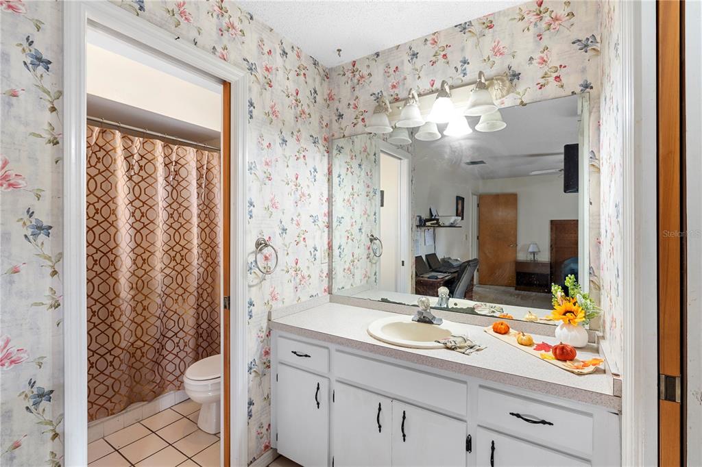 1833 Rada Terrace Deltona, FL 32725 - Photo 19 of 27 Master Bathroom Suite
