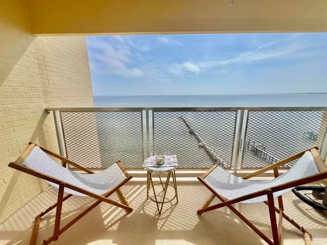 a view of sitting area with wooden floor