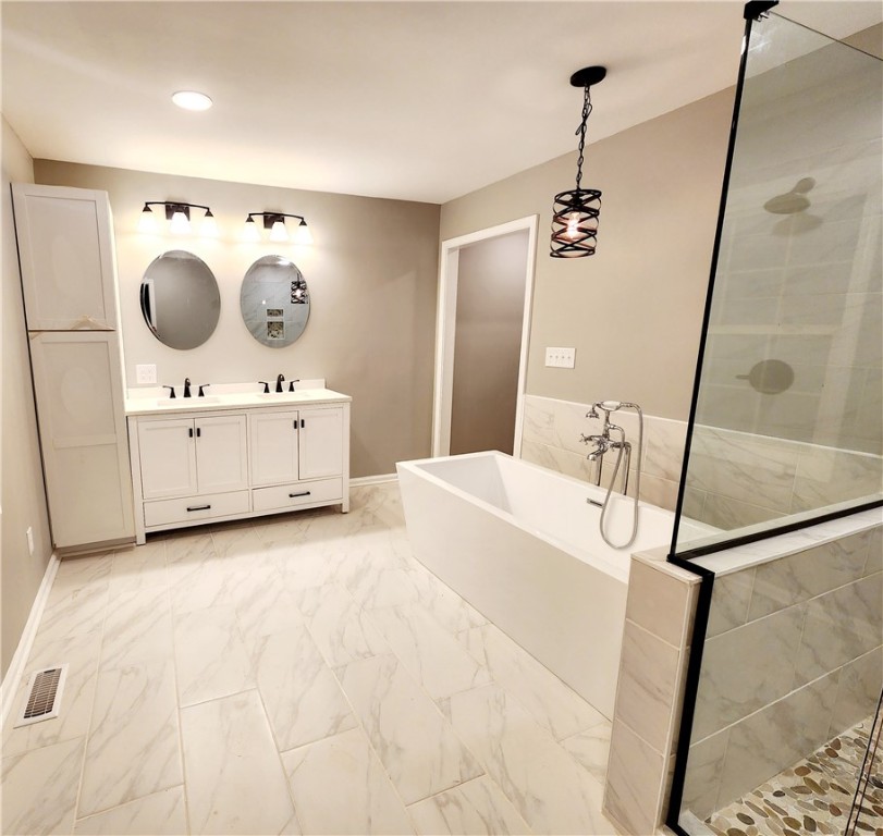 382 Hanover Road Abbeville, SC 29620 - Photo 14 of 21 MASTER BATH