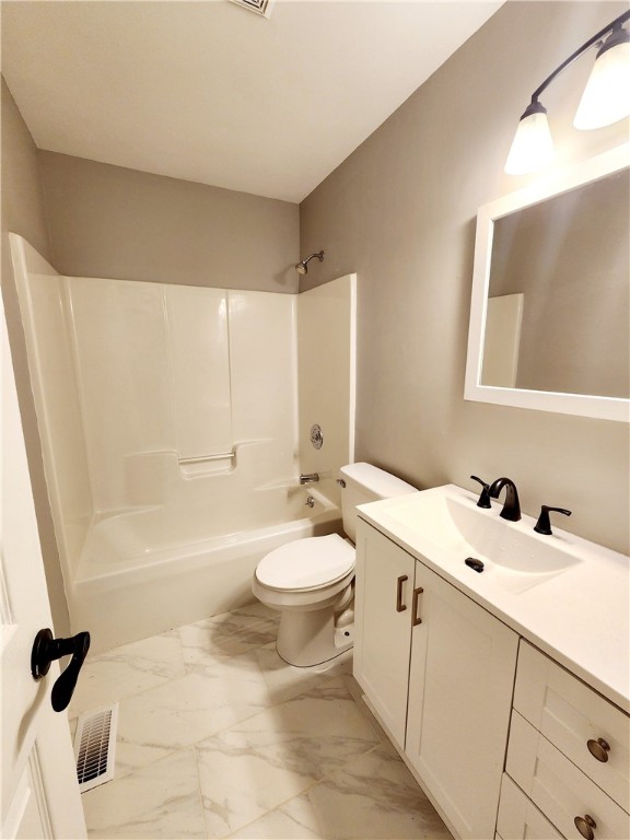 382 Hanover Road Abbeville, SC 29620 - Photo 10 of 21 HALL BATH ON MAIN