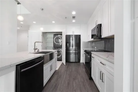 $295,000 | 250 Pharr Road Northeast, Unit 802, Atlanta, GA 30305