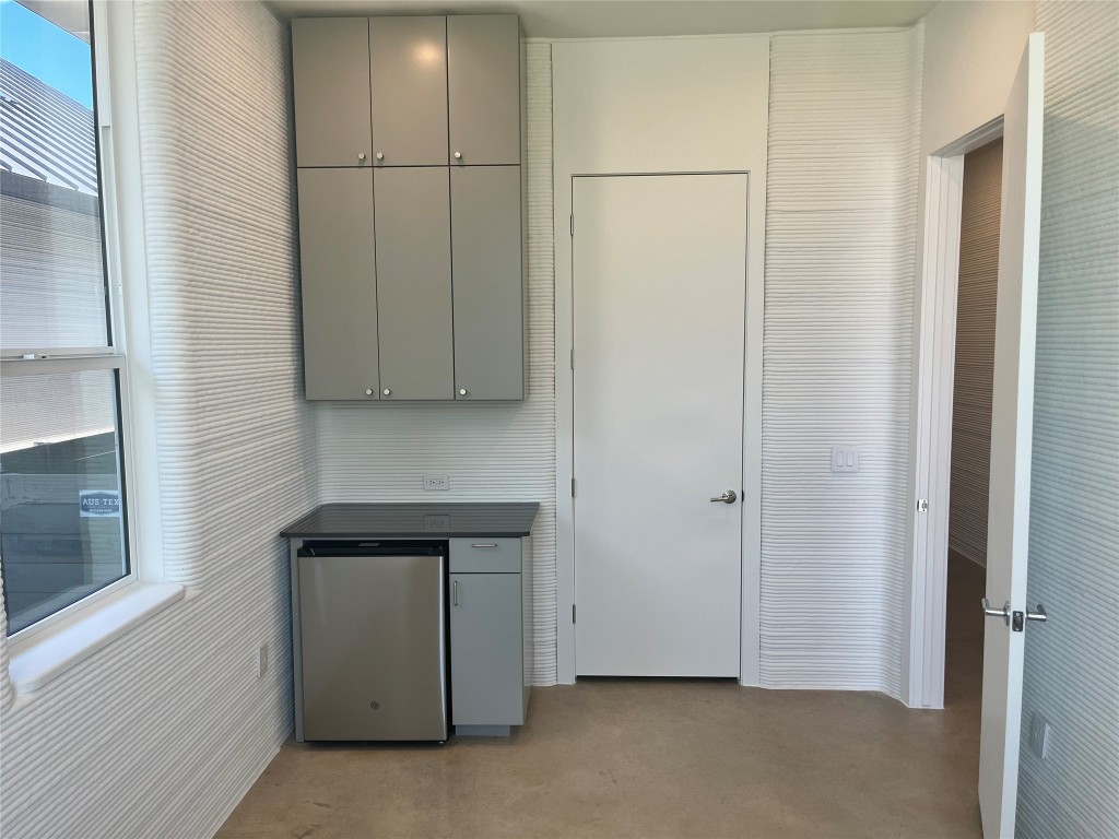 104 Rough Crk Road Georgetown, TX 78628 - Photo 2 of 13