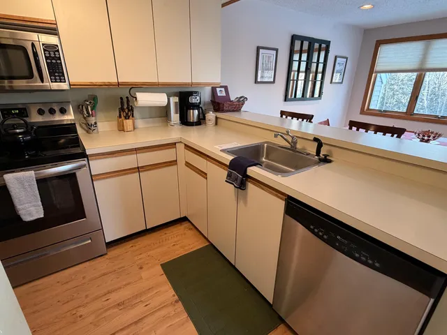 $340,000 | 7 Laurel Circle, Unit 5, Thornton, NH 03285