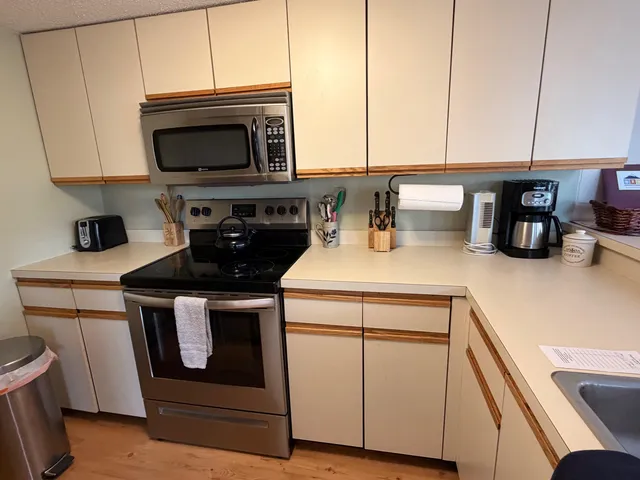 $340,000 | 7 Laurel Circle, Unit 5, Thornton, NH 03285