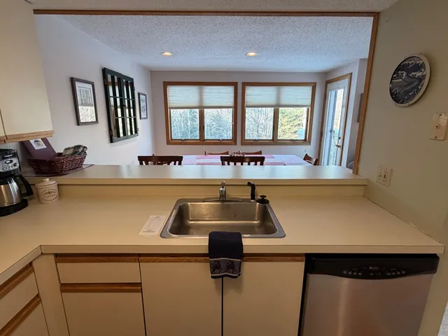 $340,000 | 7 Laurel Circle, Unit 5, Thornton, NH 03285