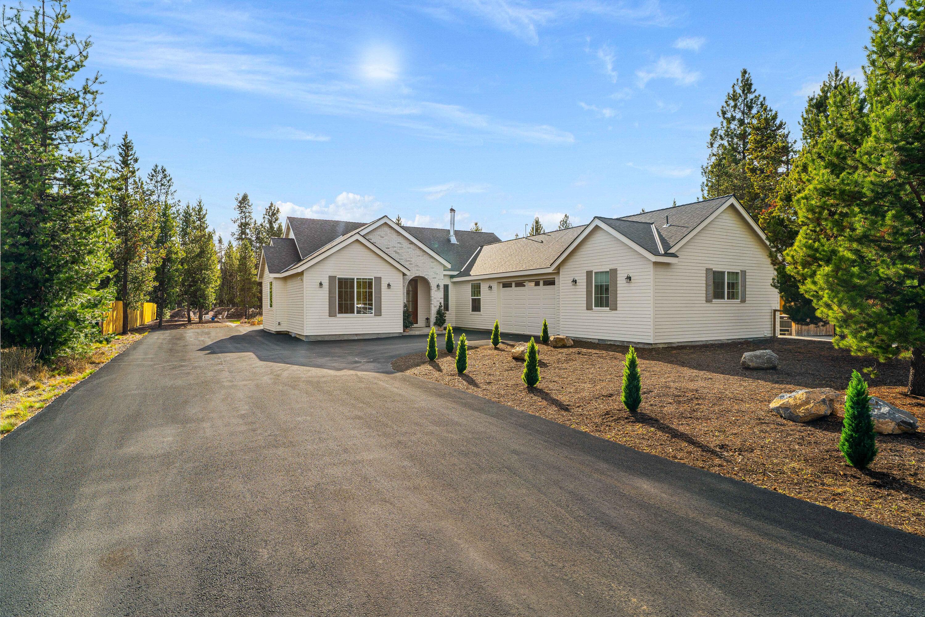 17189 Covina Road Bend, OR 97707 - Photo 16 of 81 02-Exterior