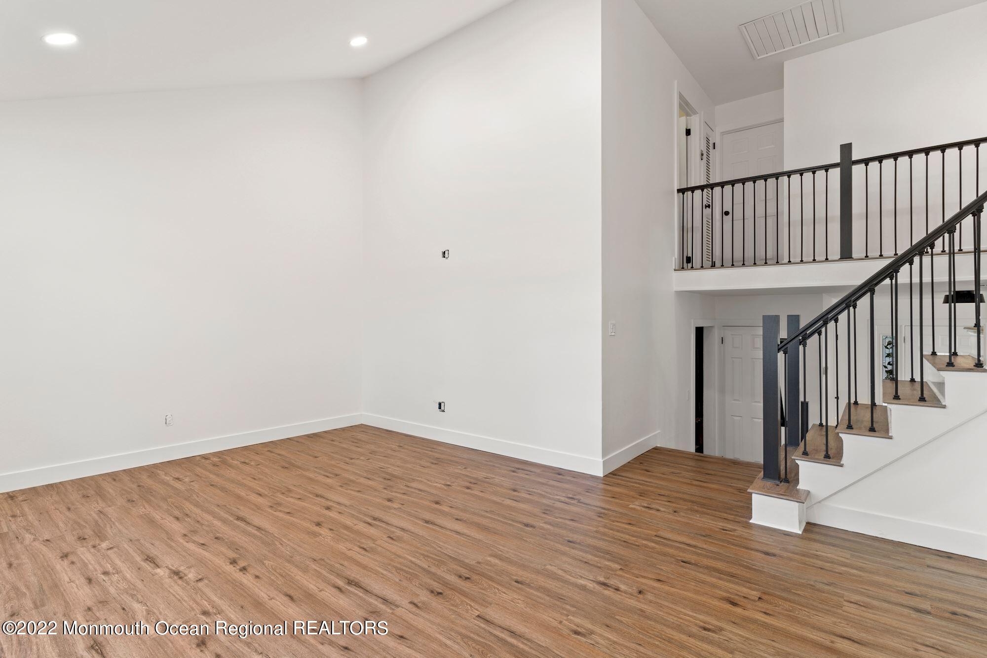 24 North Longview Road Howell, NJ 07731 - Photo 12 of 33 016_24_N_LONGVIEW__399779_747707