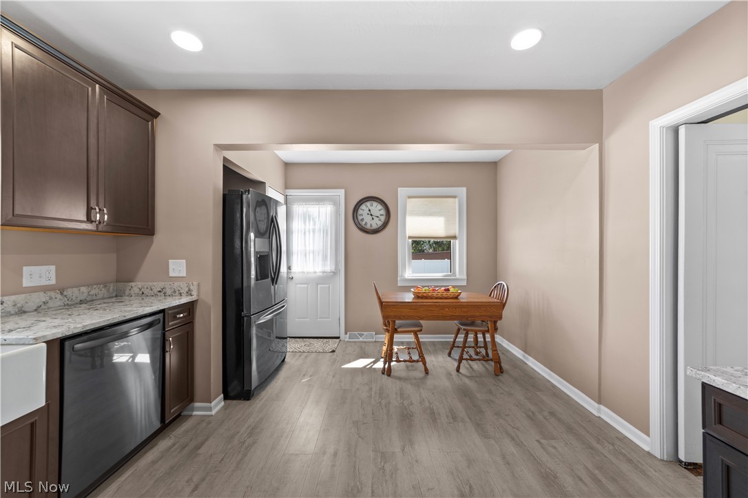 5641 Ridge Road Parma, OH 44129 - Photo 15 of 38 Gallery Image 15