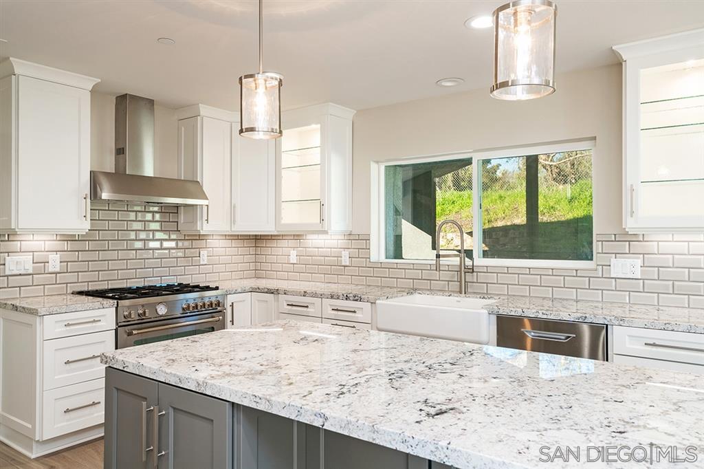 516 Live Oak Park Road Fallbrook, CA 92028 - Photo 3 of 25