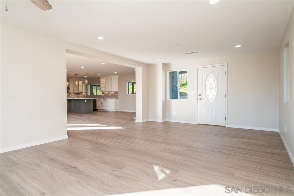 516 Live Oak Park Road Fallbrook, CA 92028 - Photo 7 of 25