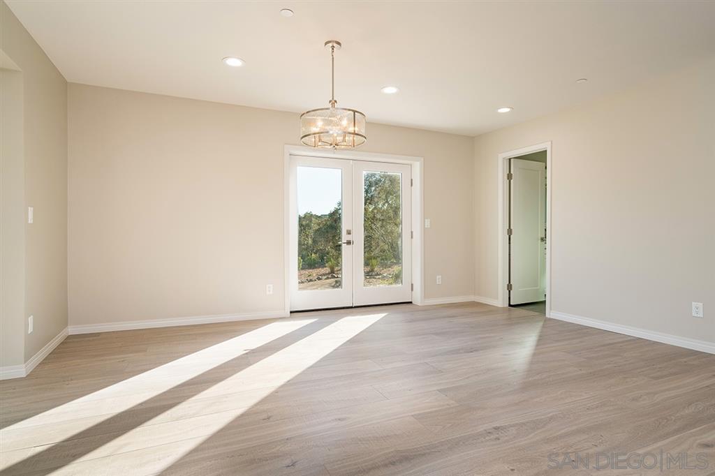 516 Live Oak Park Road Fallbrook, CA 92028 - Photo 9 of 25