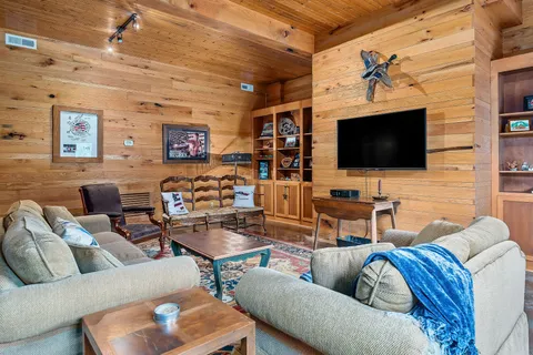 $1,960,000 | 4042 Rocky Ridge Road, Doyle, TN 38559