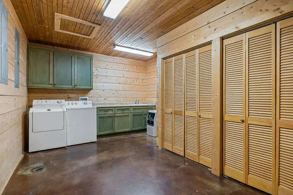 $1,960,000 | 4042 Rocky Ridge Road, Doyle, TN 38559