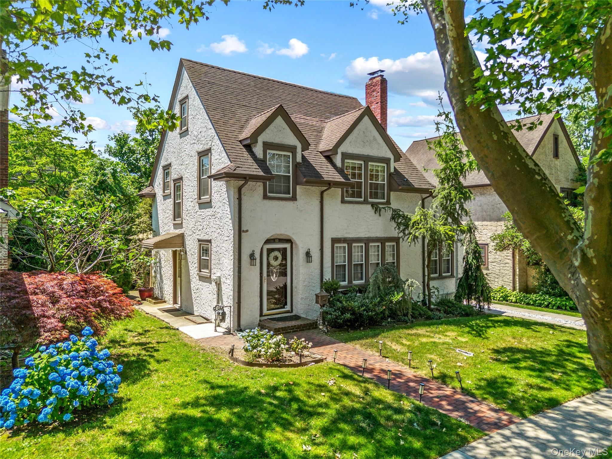 82 Superior Road Floral Park, NY 11001 - Photo 13 of 26