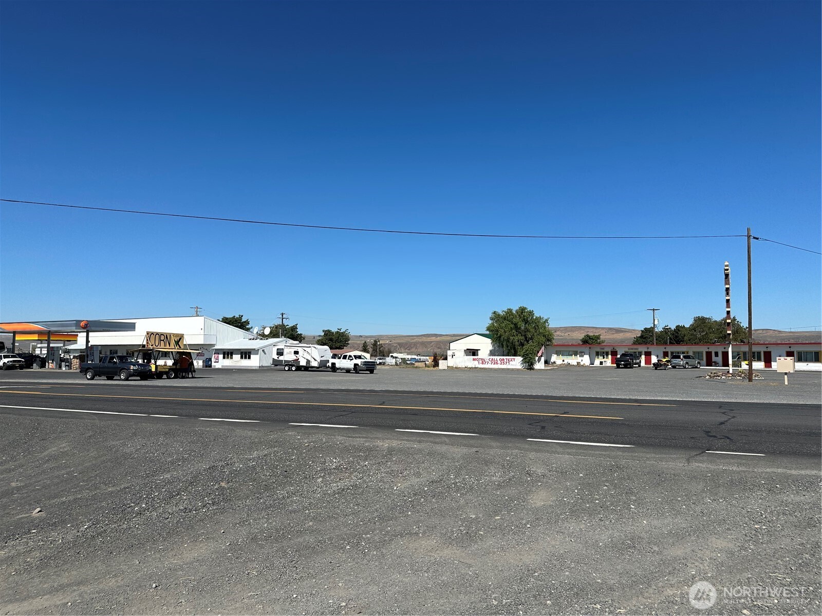 0 J Road Coulee City, WA 99115 - Photo 3 of 12 a view of street with a road