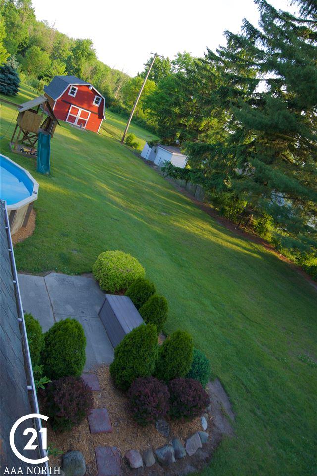 10975 Brandon Road Emmett, MI 48022 - Photo 28 of 30 31301333-27.JPG